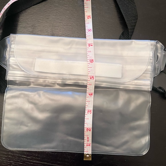 Cruise Accessory Waterproof Pouch with Waist Strap Waist Pack - Picture 8 of 12